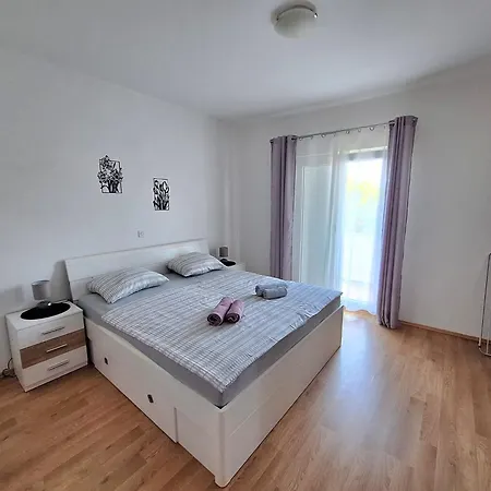 Appartement Nikolina Sea View *