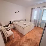 Nikolina Sea View * 苏佩塔斯卡德拉加