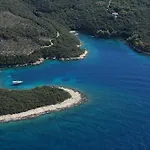 公寓 Nikolina Sea View