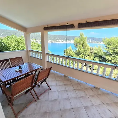 Nikolina Sea View 아파트