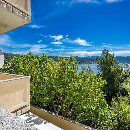 Nikolina Sea View 아파트