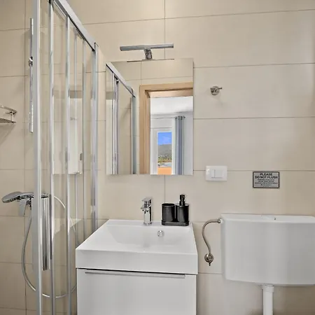 Nikolina Sea View 아파트