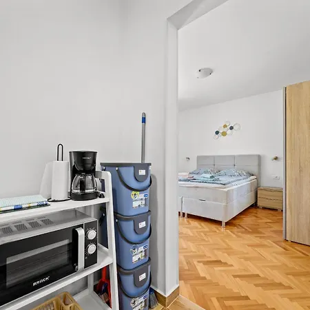 Nikolina Sea View * 수페타르스카 드라가