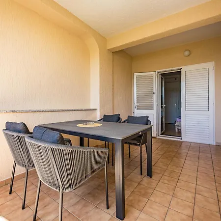 Daire Nikolina Sea View *