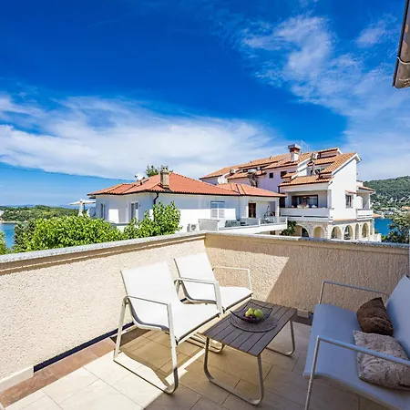 Daire Nikolina Sea View Supetarska Draga