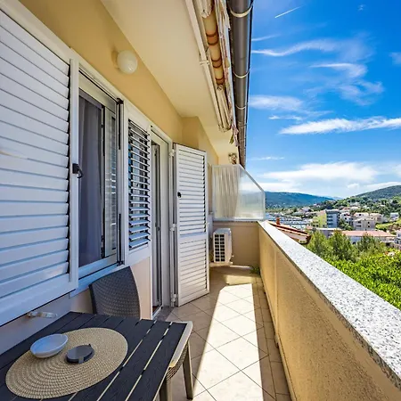 Nikolina Sea View 아파트