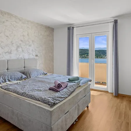 Nikolina Sea View 아파트 *