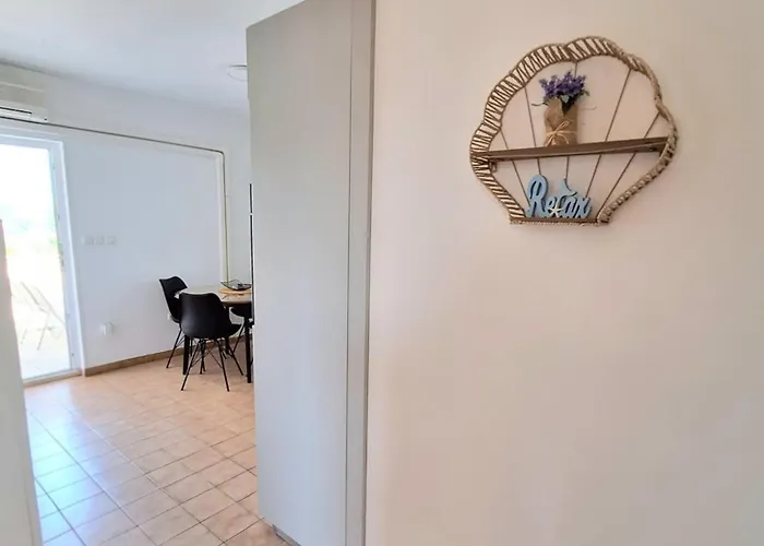 Daire Nikolina Sea View *