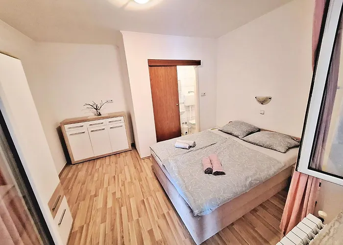 Nikolina Sea View 苏佩塔斯卡德拉加