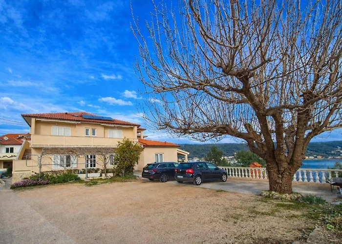 Daire Nikolina Sea View *